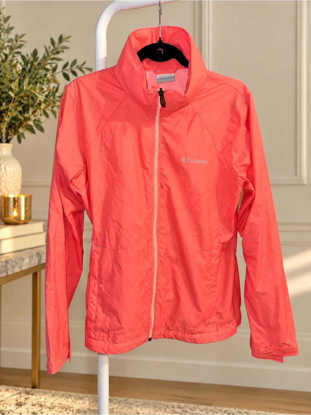 Columbia Women's Pink Coral Lightweight Jacket Size Large